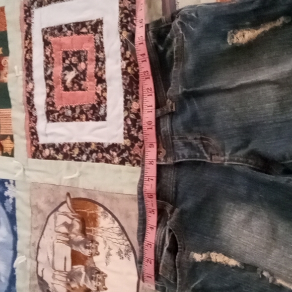 Cute Distressed Low Rider Capris with Rolled Cuff Legs - Picture 9 of 12